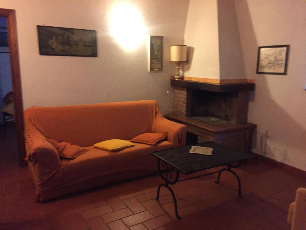 מונטסקודאיו Agriturismo Le Colline מראה חיצוני תמונה