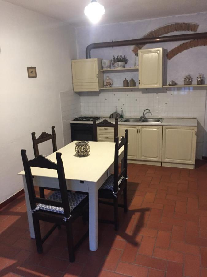 מונטסקודאיו Agriturismo Le Colline מראה חיצוני תמונה