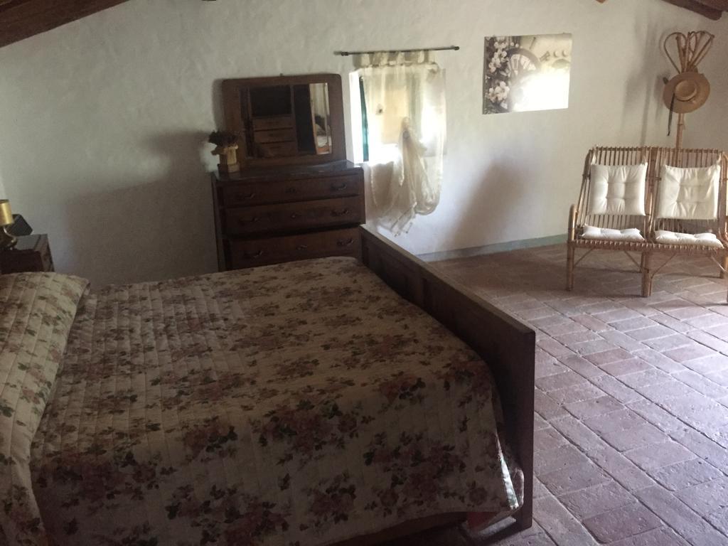 מונטסקודאיו Agriturismo Le Colline מראה חיצוני תמונה