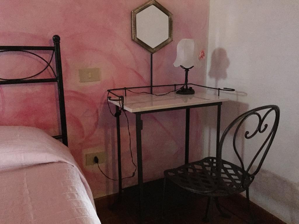 מונטסקודאיו Agriturismo Le Colline מראה חיצוני תמונה