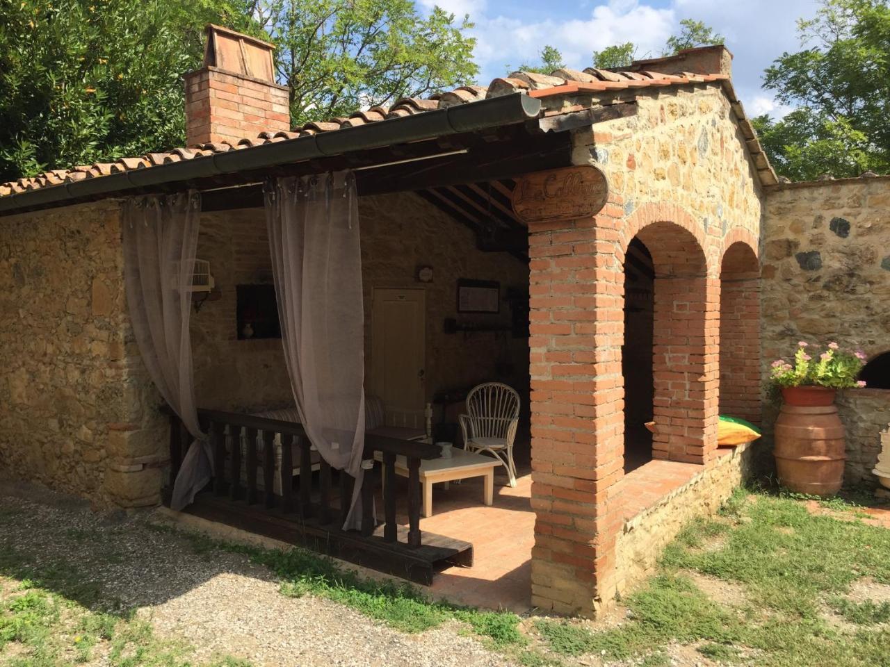 מונטסקודאיו Agriturismo Le Colline מראה חיצוני תמונה